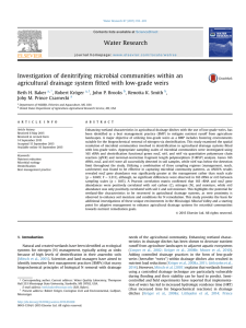 Investigation of denitrifying microbial communities within an ﬁtted with low-grade weirs