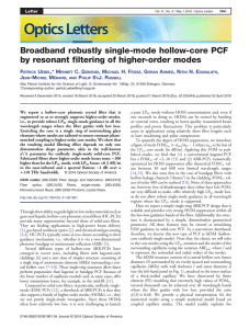 Broadband robustly single-mode hollow